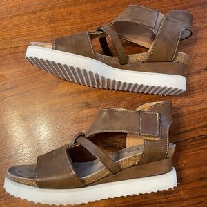 Muk Luks Brown Strappy Sandals with White Soles